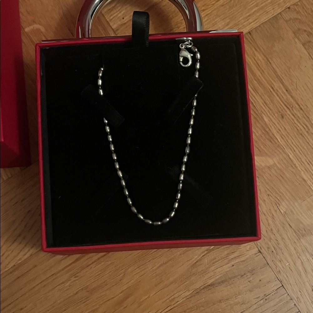 Silver Chain Necklace From UNO de 50 Never worn